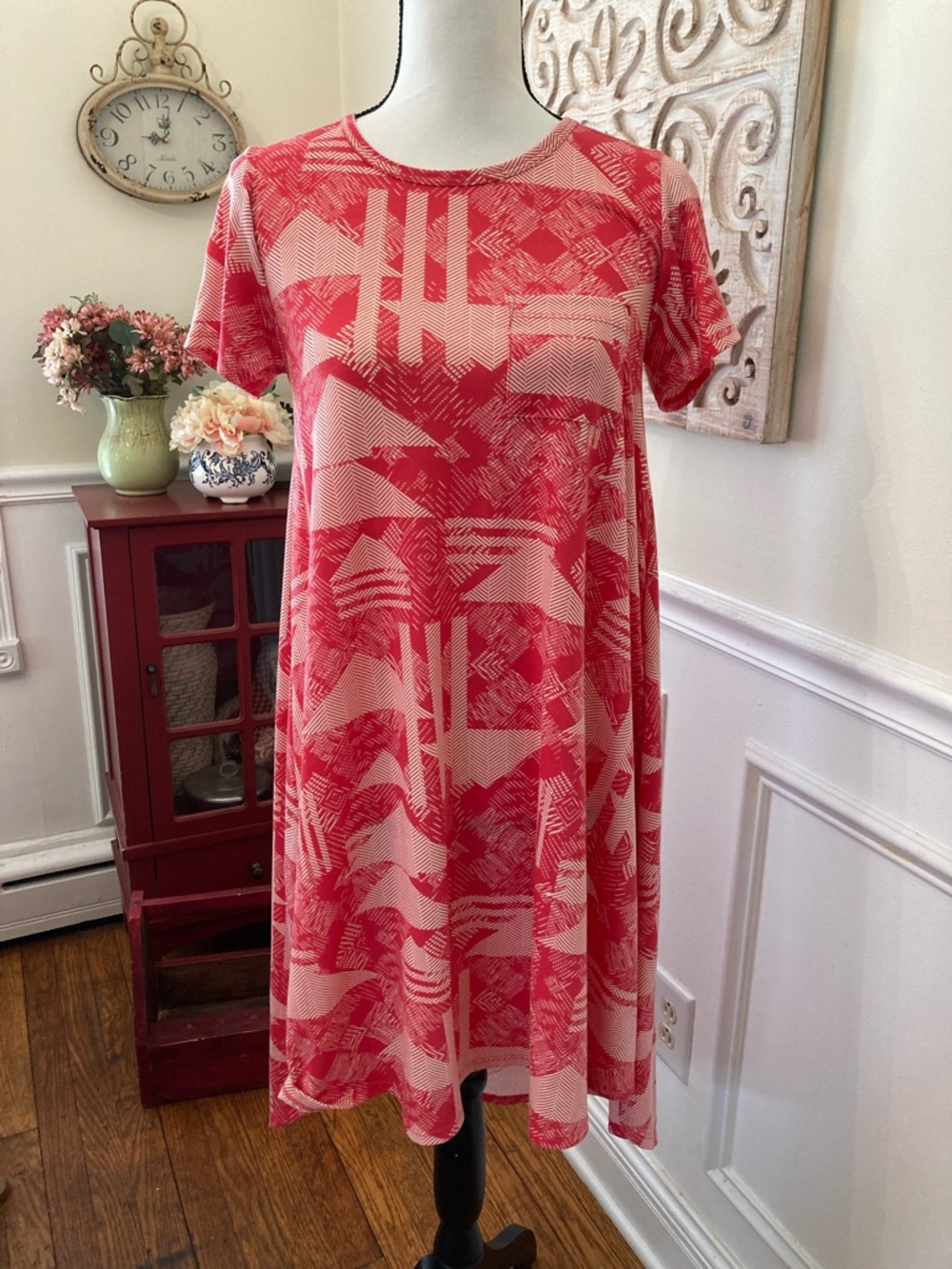 LuLaRoe Carly High Low Women’s Dress in Coral and Light Pink Abstract Print